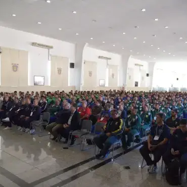 Medalhista olímpico Vanderlei Cordeiro de Lima ministra palestra na Olimpíada do Exército